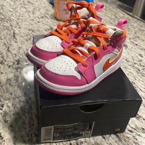 Jordan Mid 1 Toddler size 9